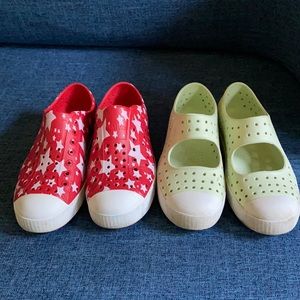 2 pairs of Native Shoes Size Little Kid 2.
